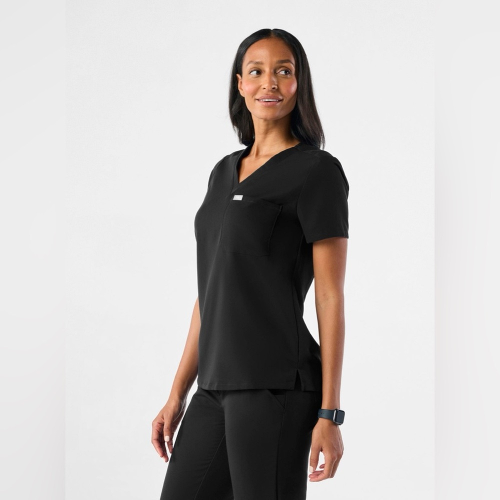 FIGS Catarina one pocket scrub top XS Black
